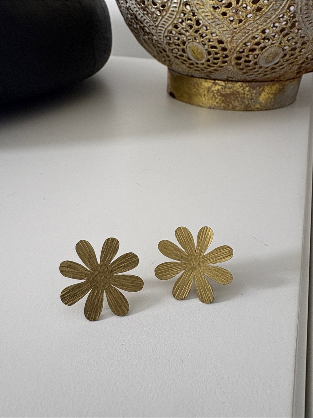 Anthropologie Brushed Gold Daisy Stud Earrings